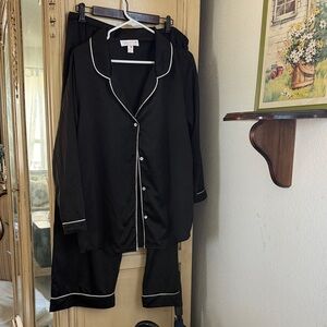 Oscar De La Renta Black Satin Pajama Set